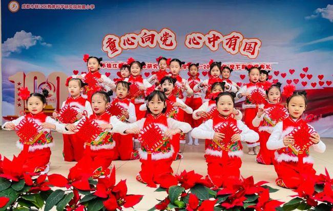 入职一年后才给交五险一金，属于正常的吗？游戏画面